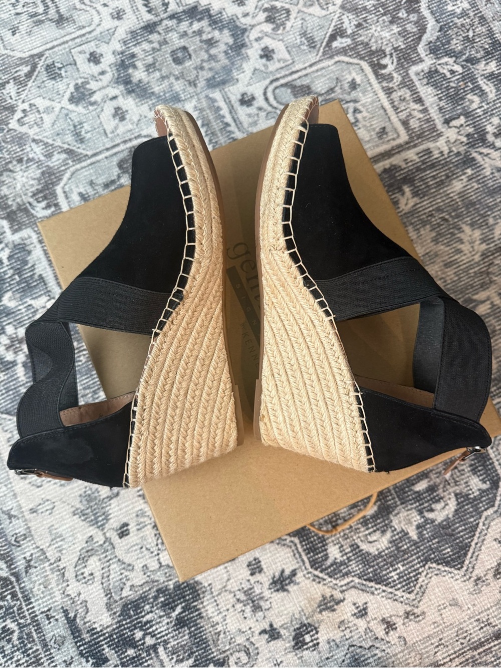 • Gentle Souls/Kenneth Cole • Colleen Cross Elastic Strap Wedge • Black • 9M - Picture 10 of 16